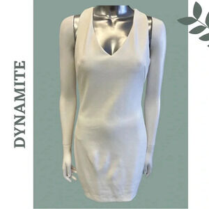 Dynamite White Sleeveless Criss
Cross Back Detail V Neck Size Small